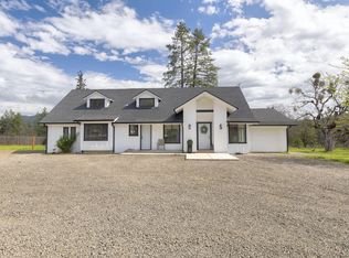 683 Rockwood Ln, Eagle Pt, OR