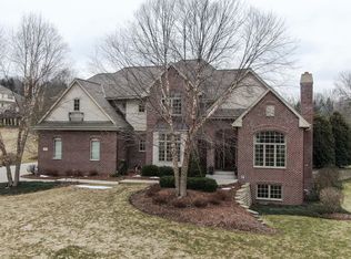 19585 Dorchester Dr, Brookfield, WI 53045