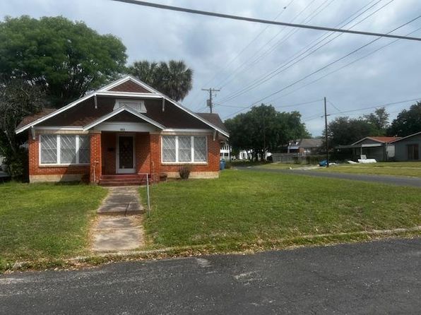 511 E Corpus Christi St, Beeville, TX 78102