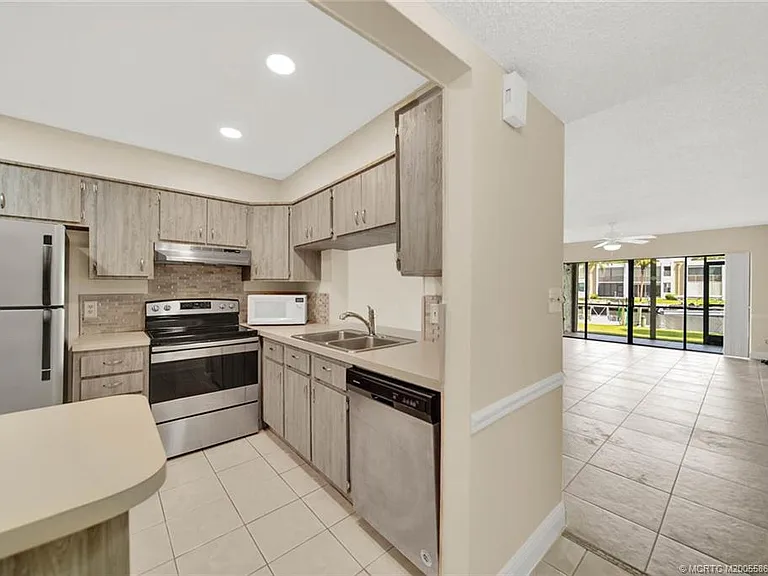 1950 SW Palm City Rd #3105 — Photo 2