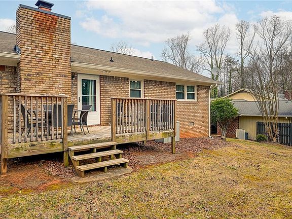 5th image of 3047 Saint Charles Ave