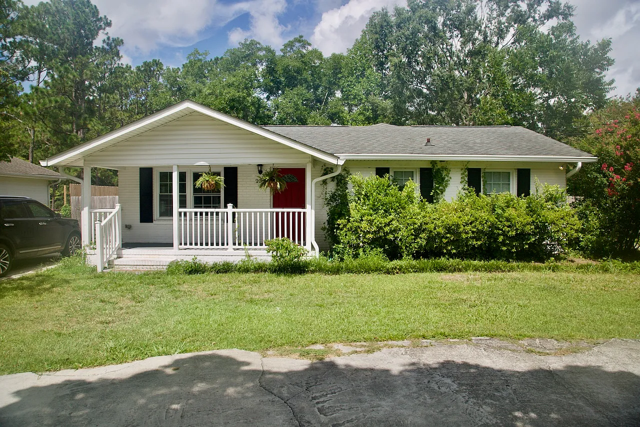4 bed, 1900 sqft, $3,500 — Photo 1