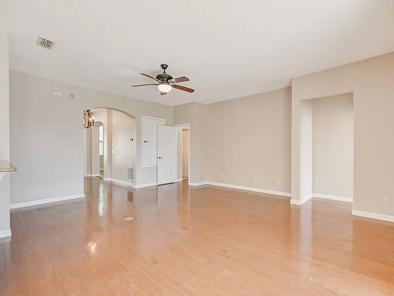 1904 Candlenut Cir — Photo 45