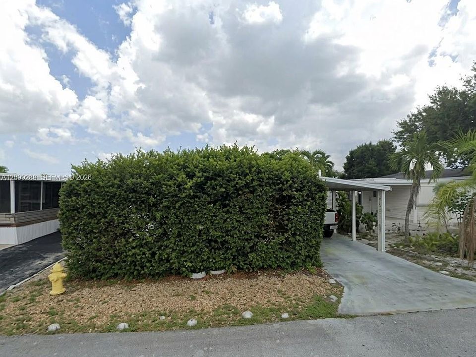 1st image of 5550 SW 32nd Ter