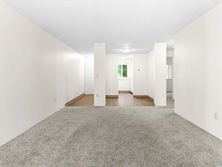 Charbern Apartments — Photo 19