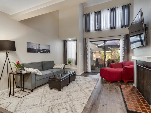 2902 Woodlake Dr, Santa Rosa, CA 95405