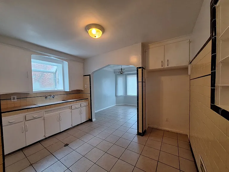 11243 Roxbury St — Photo 7