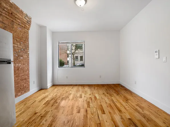 476 Gates Avenue image 1 of 10