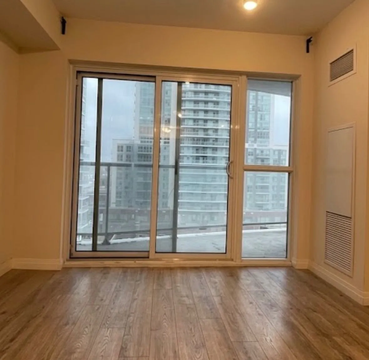 2 bed, $2,649 — Photo 4