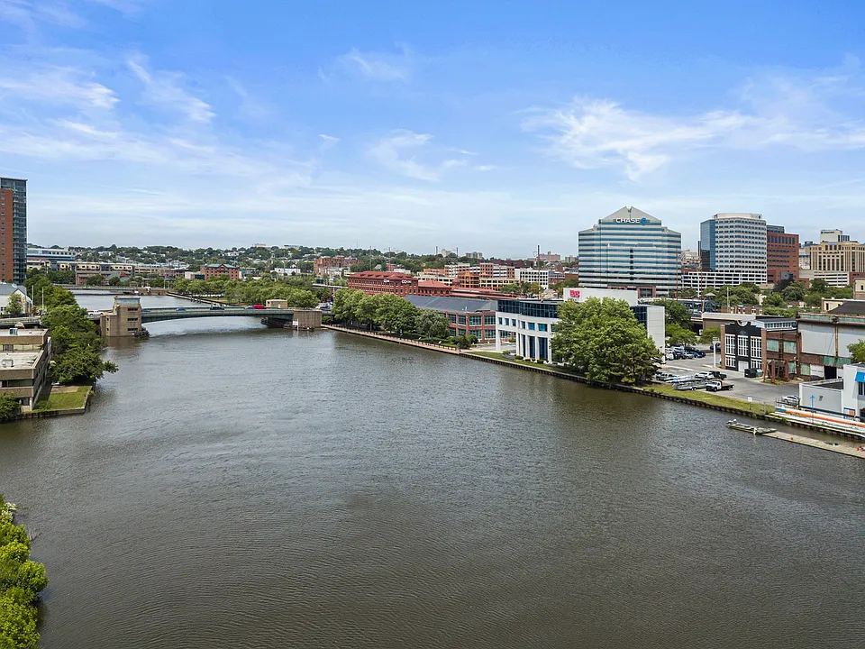 River House Apartments