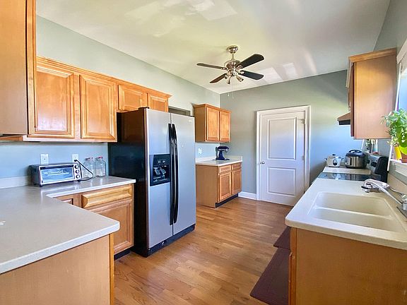 3rd image of 308 E Midvale Ave