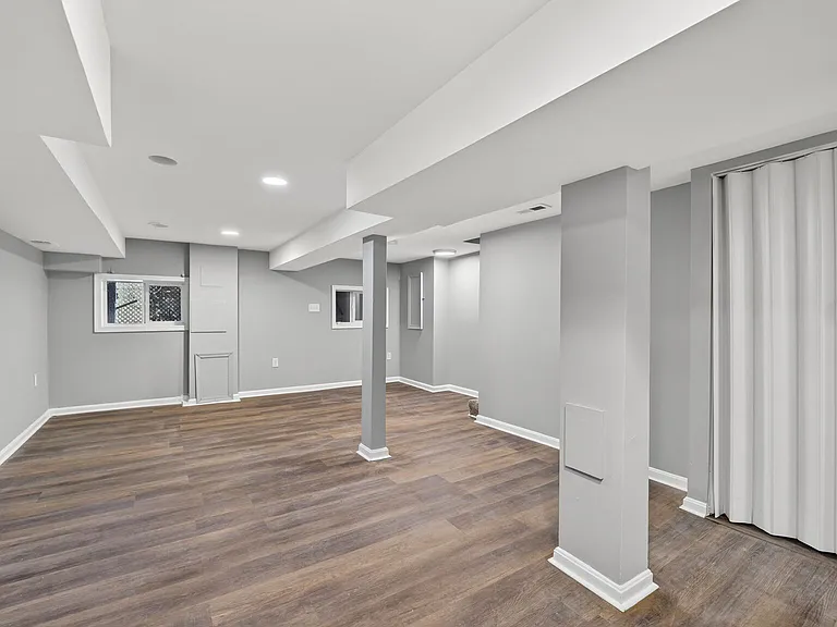 632 Franklin St NE — Photo 12
