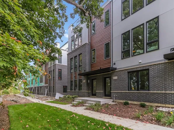 2114 Iron Ridge Ln, Naperville, IL 60563