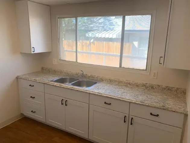 1130 E Portland St — Photo 14