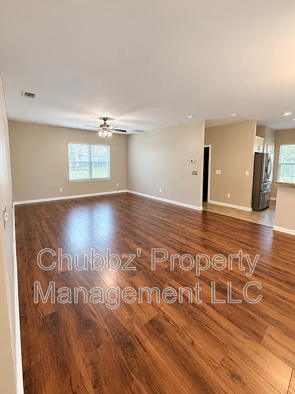 3 bed, 2.5 bath, 2046 sqft, $2,650 — Photo 2