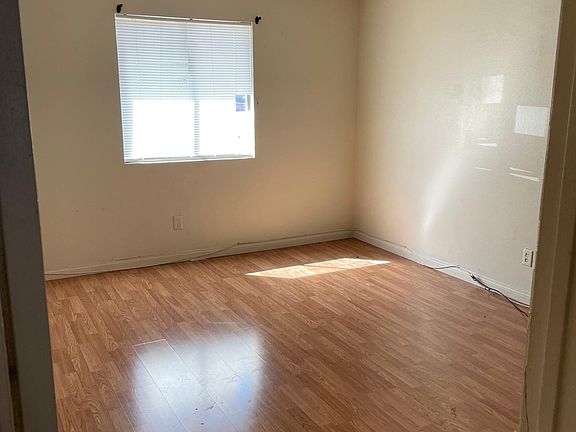 5th image of 437 N 14th St APT C
