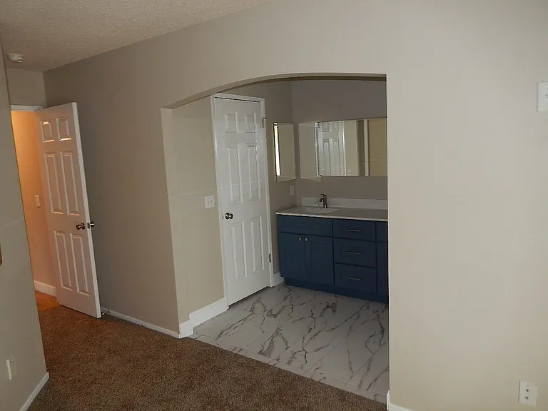 348 Bishop Dr — Photo 10