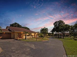 5450 SW 70th Ave, Davie, FL 33314