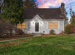 4212 Pinecrest Rd, Rockford, IL 61107