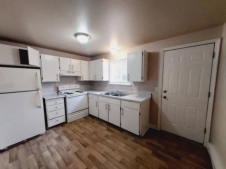 1122 Neil St NE — Photo 35