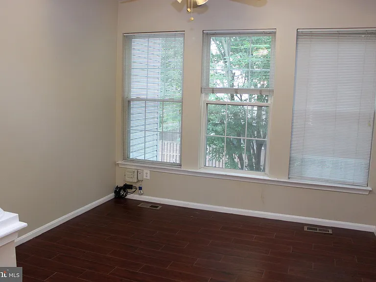 20382 Farmgate Ter — Photo 12