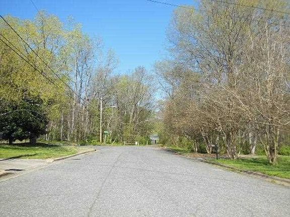5th image of 1058 Buckingham Ave
