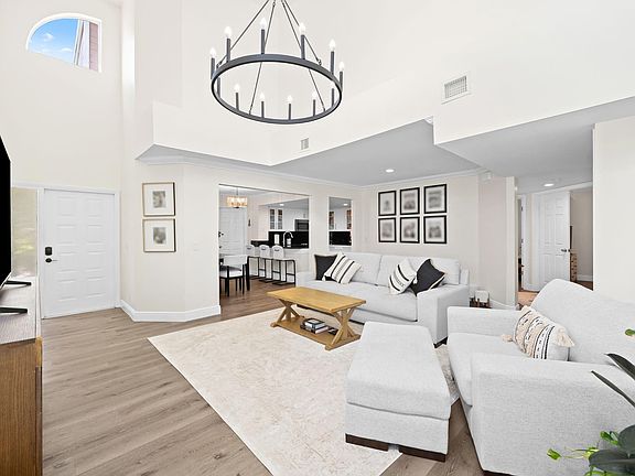 5th image of 5298 Buckhead Circle #1040