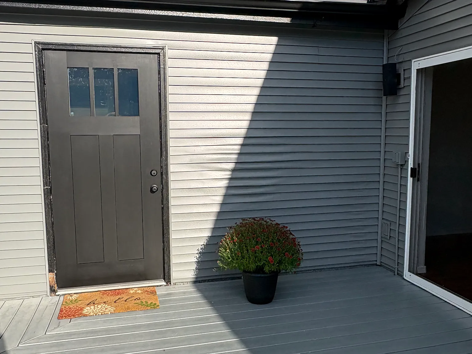 2 bed, 1200 sqft, $2,400 — Photo 2