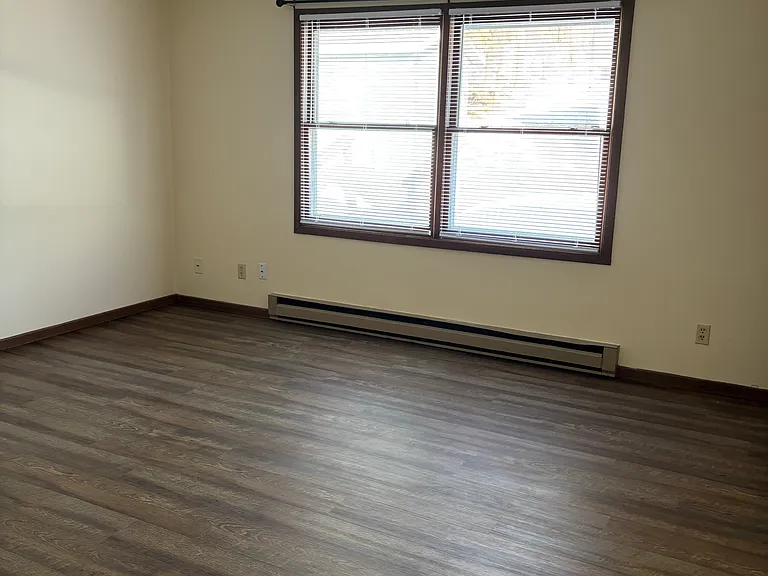 1118 Dutchman Ct — Photo 14
