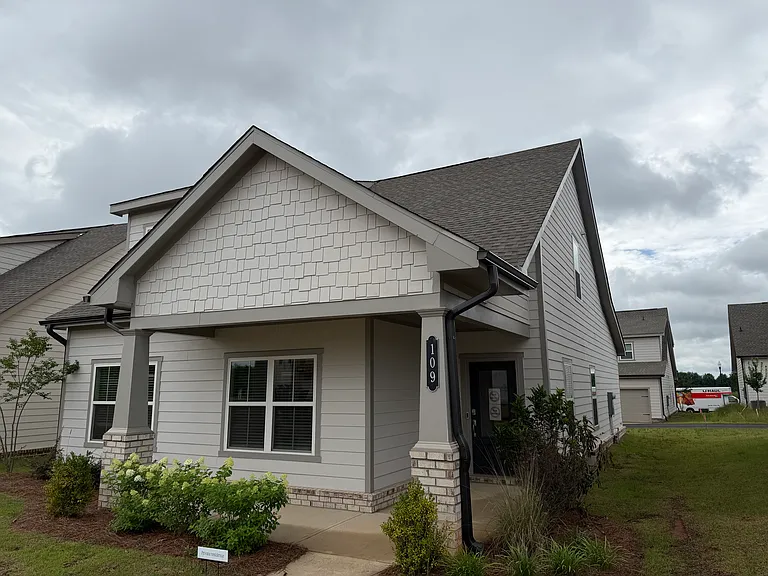 109 Prospect Ave — Photo 3