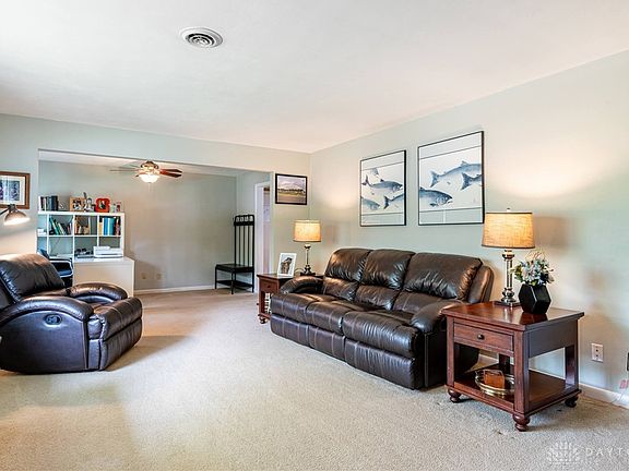 5th image of 79 Shadybrook Dr