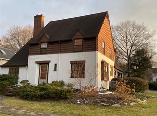 7 Del Rio Dr, Rochester, NY 14618