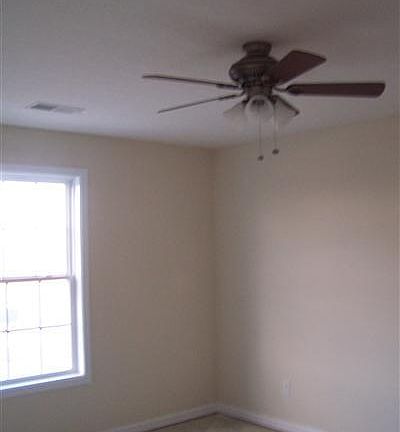 3rd image of 2021 Willow Dr #1