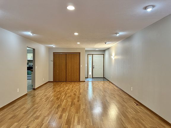 4th image of 6608 & 6610 Sawgrass Dr #6610