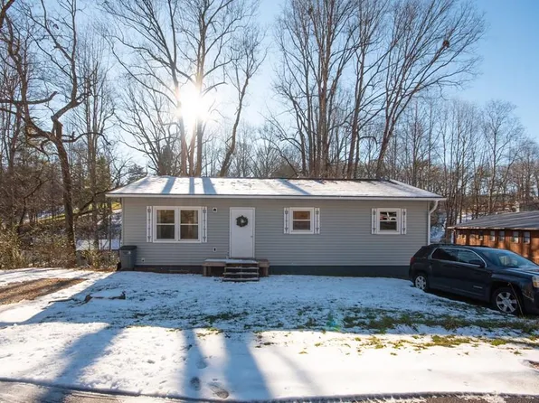 291 N Womack St, Franklin, NC 28734