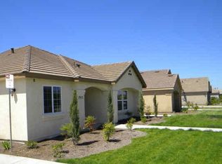 1947 Bella Oaks Dr, Tulare, CA 93274