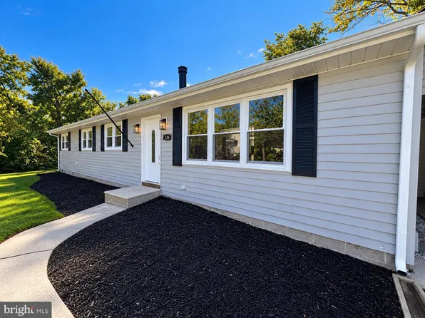 136 E Cherry Dr, Magnolia, DE 19962