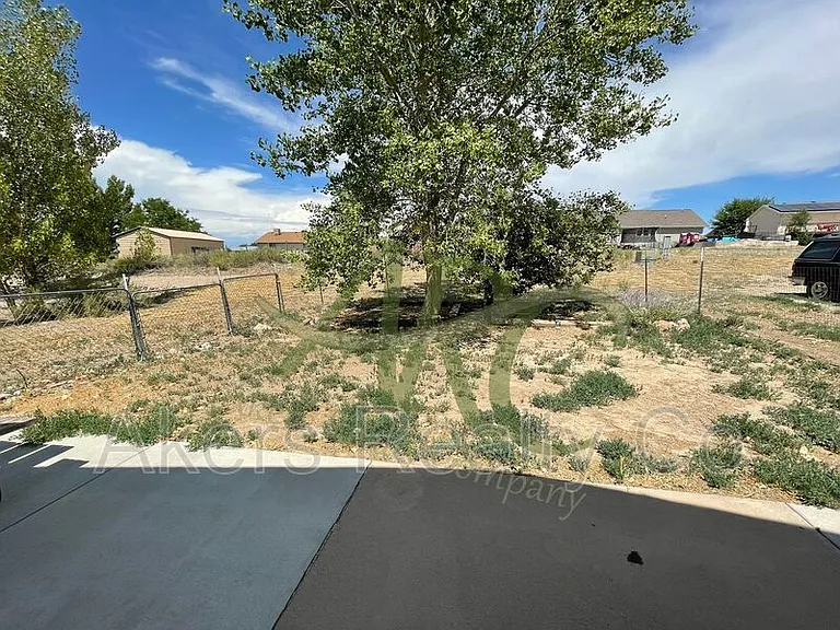 746 S Legend Ln — Photo 19