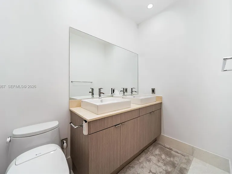 3705 NE 214th St #13 — Photo 51