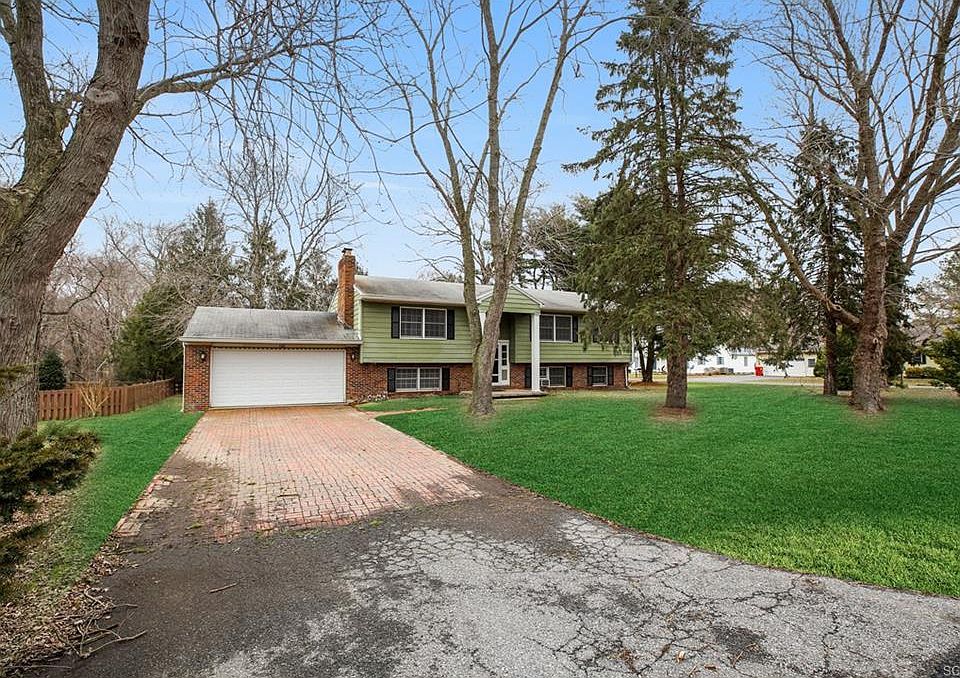 1st image of 100 Mallard Dr