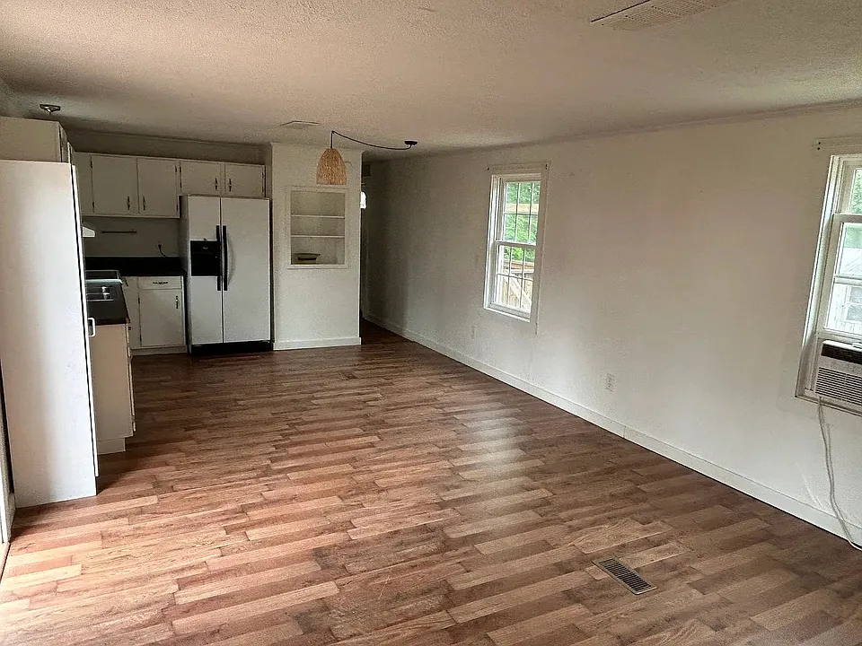 513 Solitude Ln