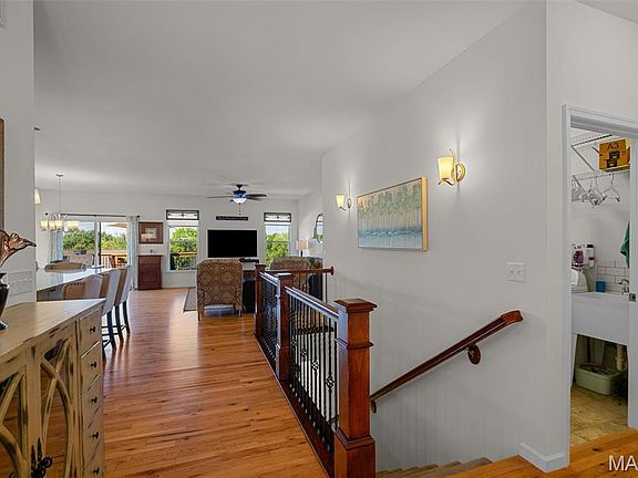 3rd image of 645 Vista Conn Dr