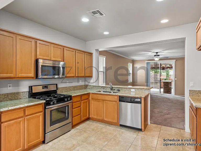 276 Colonial Trl — Photo 13