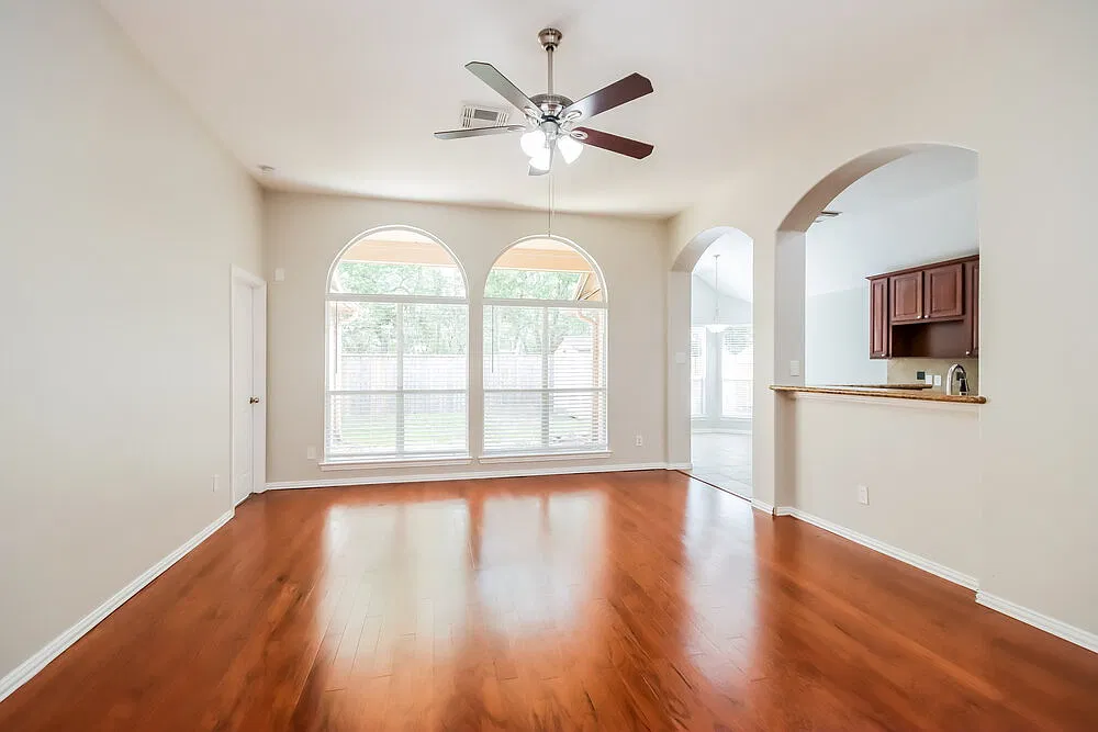 3 bed, 2.0 bath, 1820 sqft, $2,040 — Photo 4
