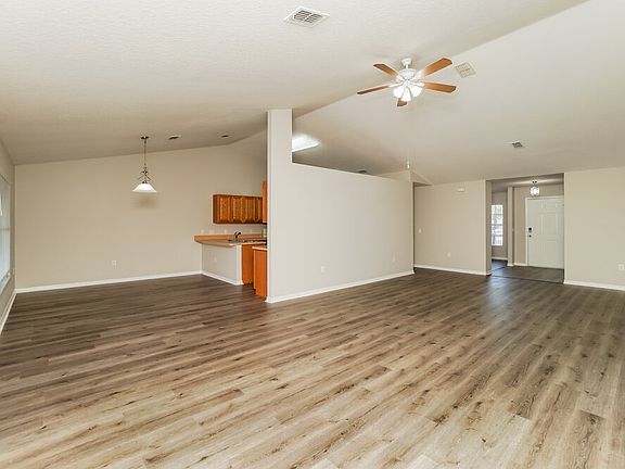 3rd image of 11485 Viking St