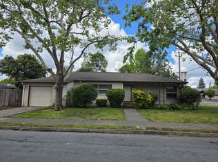 1545 Brookside Dr, Santa Rosa, CA 95405