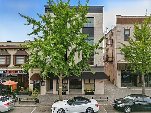 11 W Railroad Ave #2 Photo 1