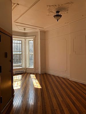 5th image of 1427 Pacific St APT 1