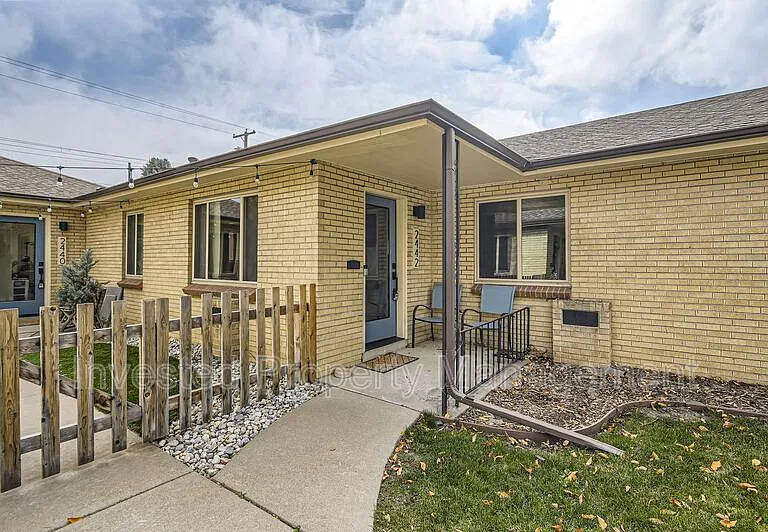 2442 S Corona St — Photo 1
