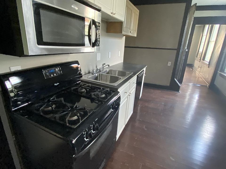 1st image of 7 W Hollister St #2